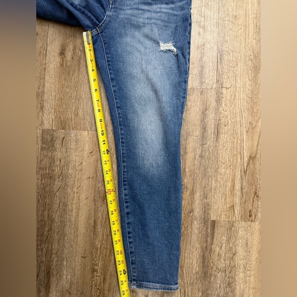 Lucky Brand • Bridgette High Rise Skinny Jeans - Picture 9 of 13